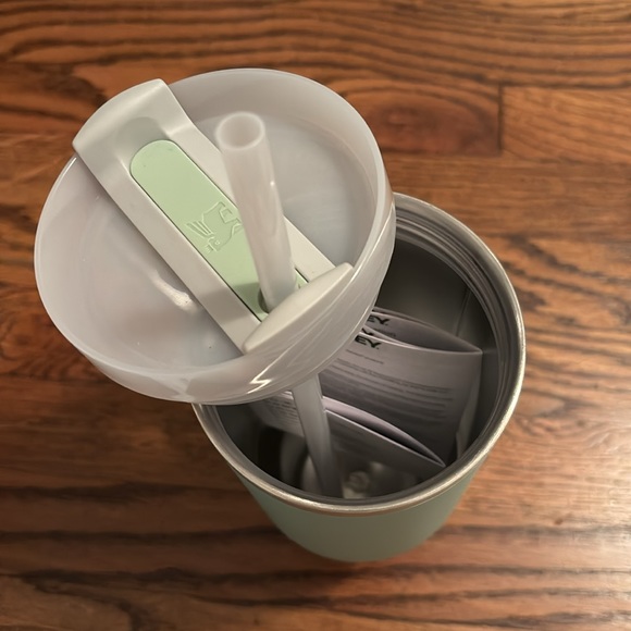 Green Stanley Cup - Picture 3 of 4